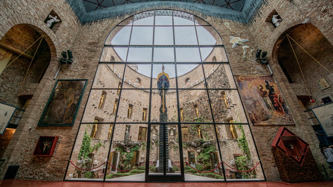 small group Exclusive Tour Dali