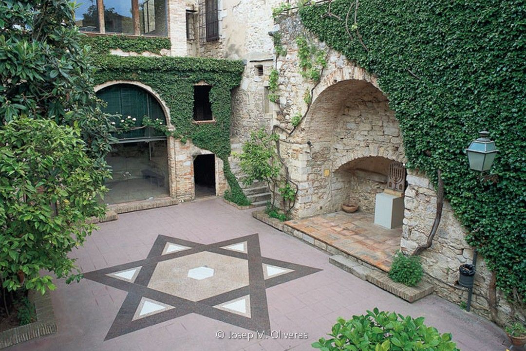 Girona Guided Exclusive Tour private groups.